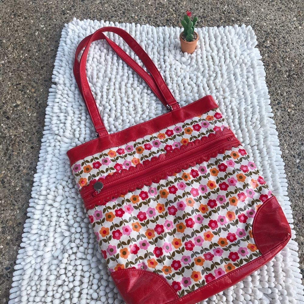 Frill Vera Bradley red floral tote bag